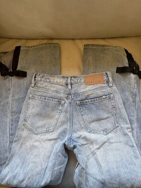PacSun Light Wash Relaxed Women's Jeans with Ribbons